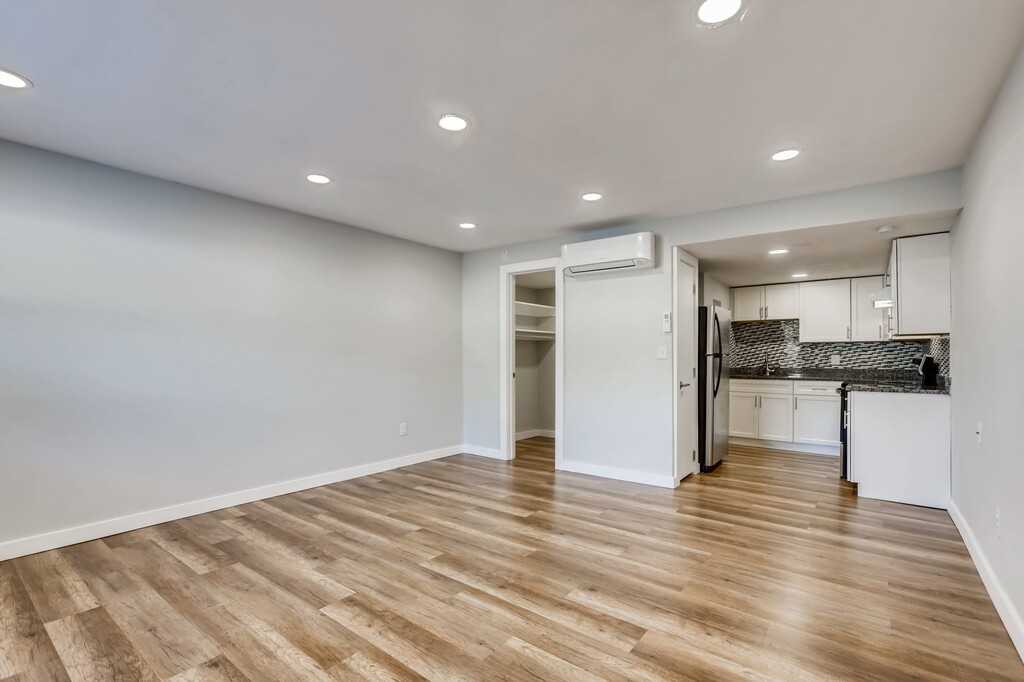 Crystal Gardens Apartments in Atlanta, GA