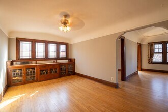 4202 W Martin Dr in Milwaukee, WI - Building Photo - Building Photo