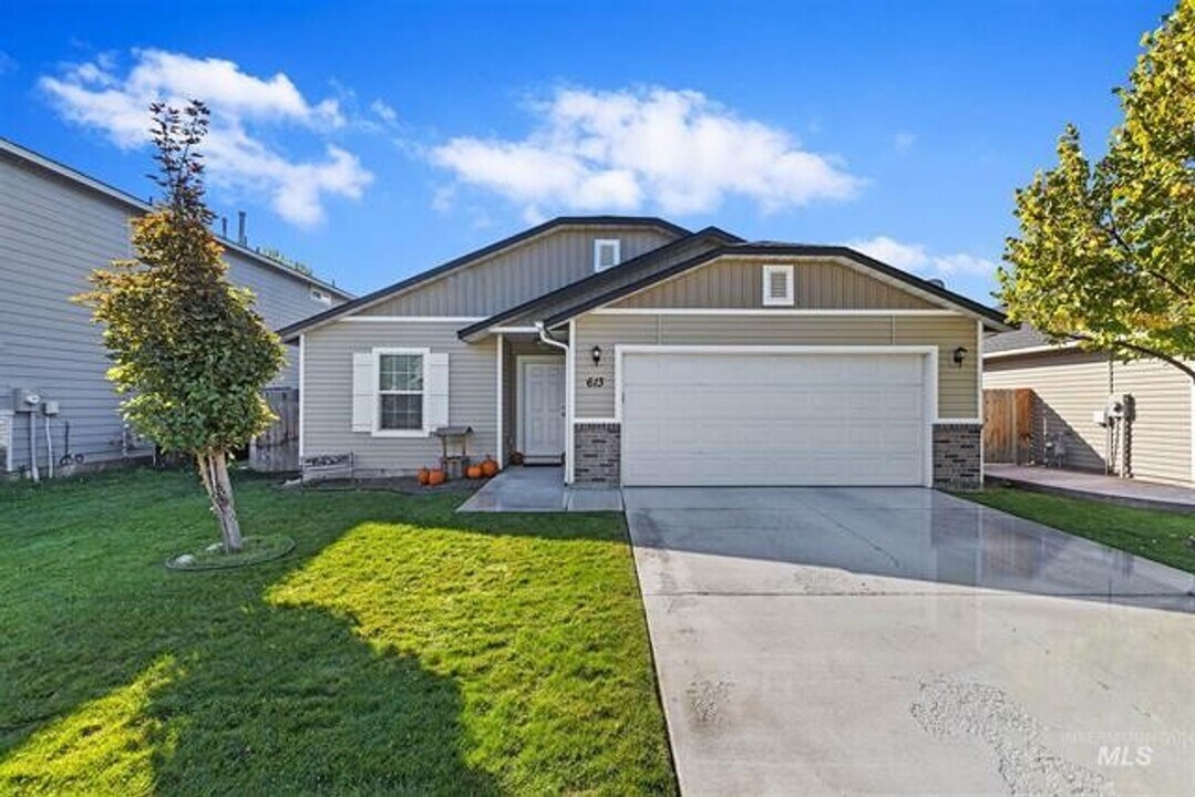 613 W Archerfield St in Meridian, ID - Building Photo