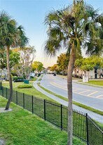 7012 NW 179th St in Hialeah, FL - Building Photo