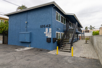 Kalnor Apartments in Norwalk, CA - Foto de edificio - Building Photo