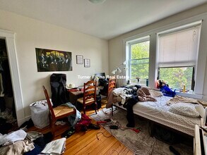 1681 Commonwealth Ave, Unit 4 in Brighton, MA - Building Photo - Building Photo