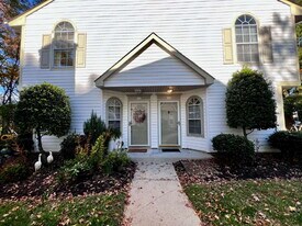 1632 Cottenham Ln in Virginia Beach, VA - Building Photo