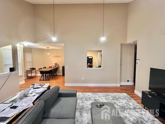 211 Sunshine Ct in Sayreville, NJ - Building Photo - Building Photo