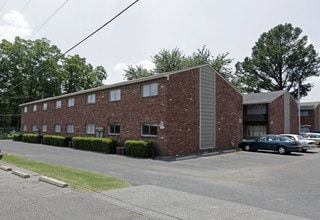 Eden Pointe in Memphis, TN - Building Photo - Building Photo