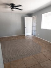 506 N Hunt Dr in Mesa, AZ - Foto de edificio - Building Photo