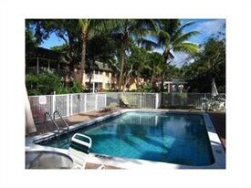 776 SE 2nd Ave in Deerfield Beach, FL - Building Photo