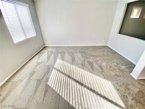 9802 Hearthfire St in Las Vegas, NV - Building Photo - Building Photo