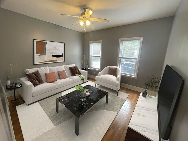 28 Hall Pl in Quincy, MA - Building Photo - Building Photo