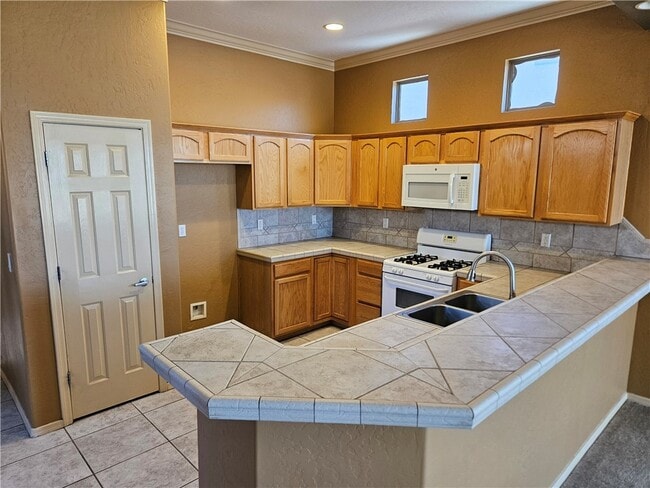 1137 Legends Dr in Bullhead City, AZ - Building Photo - Building Photo