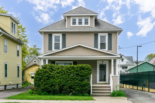 24 Sherman St in Johnson City, NY - Building Photo - Building Photo