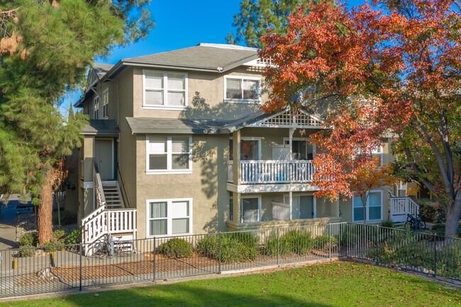 Greystone Apartments in Davis, CA - Building Photo - Building Photo