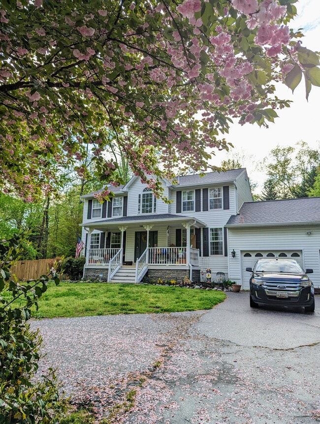 property at 3995 Lee Ln