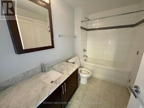 242-2242 Rideau St in Ottawa, ON - Building Photo - Building Photo