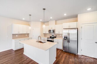 2019 Sadler Wds Ln in Charlotte, NC - Building Photo - Building Photo