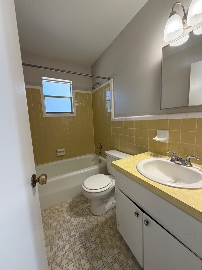 8650 Jernigan Rd in Pensacola, FL - Building Photo - Building Photo