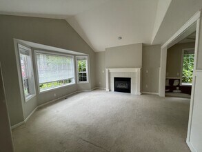15623 60th Ave W in Edmonds, WA - Building Photo - Building Photo