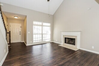 6713 Ascot Dr in Nashville, TN - Foto de edificio - Building Photo