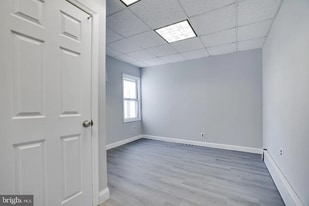 10 E Carroll St, Unit Front in St. Clair, PA - Building Photo