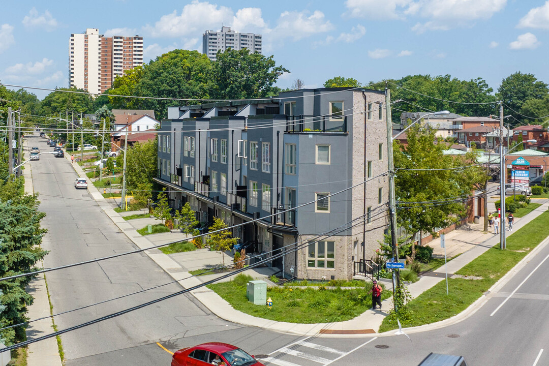 40 Danforth Rd in Toronto, ON - Building Photo