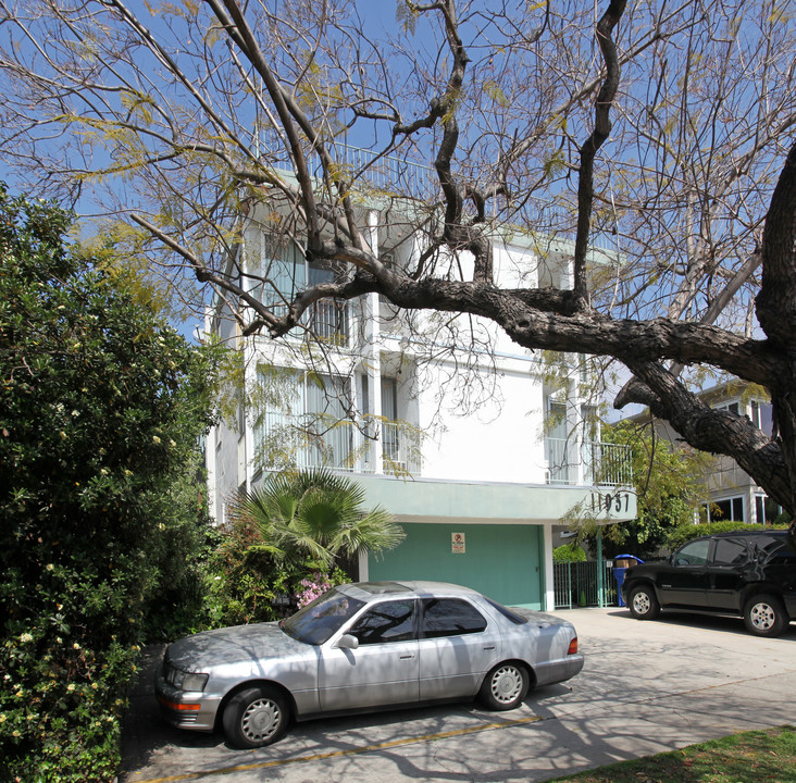 11937 Gorham Ave in Los Angeles, CA - Foto de edificio