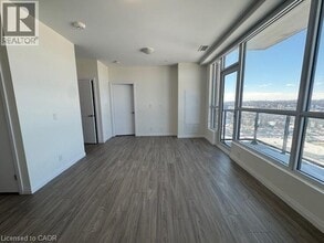 104 Garment St in Kitchener, ON - Building Photo - Building Photo