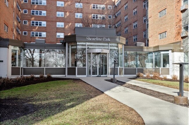 4950 N Marine Dr in Chicago, IL - Building Photo - Building Photo