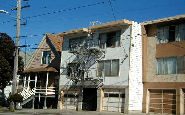 2625 San Jose Ave in San Francisco, CA - Foto de edificio - Building Photo