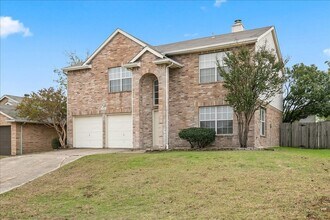 3920 Malibu Sun Dr in Fort Worth, TX - Foto de edificio - Building Photo