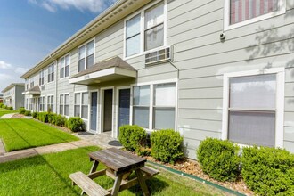 3803 Hardy St in Houston, TX - Foto de edificio - Building Photo