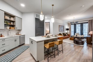 Trinity in Dallas, TX - Building Photo