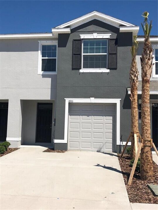 8955 Indigo Trl Lp in Riverview, FL - Building Photo