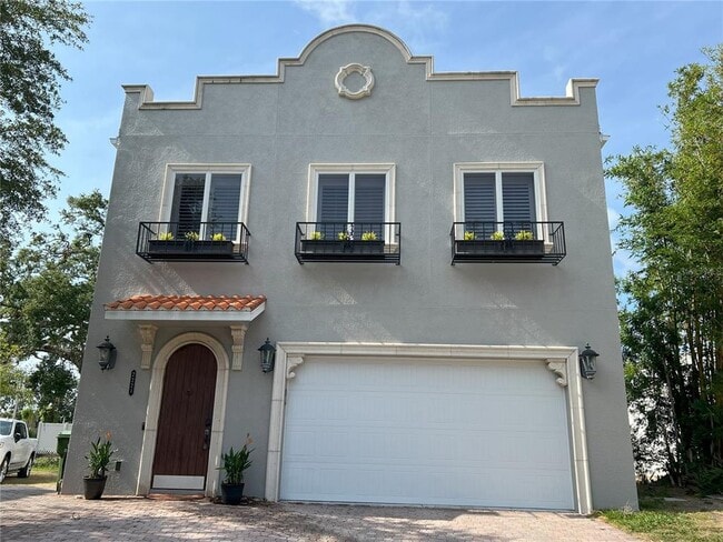 property at 2221 Bahia Vista St