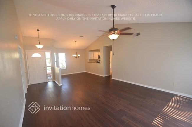 4806 Foxshire Cir in Tampa, FL - Building Photo - Building Photo