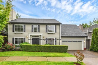 5698 La Mesa Ct in Lake Oswego, OR - Building Photo - Building Photo