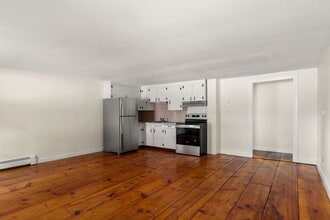 97 Groton St in Pepperell, MA - Building Photo - Building Photo