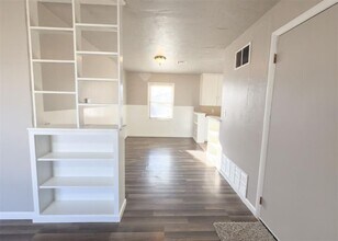 1740 Churchill Way in The Village, OK - Building Photo - Building Photo