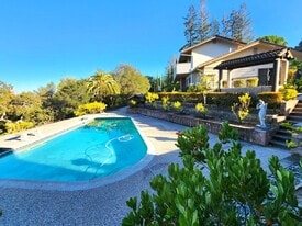 98 Mesa Ct in Atherton, CA - Building Photo