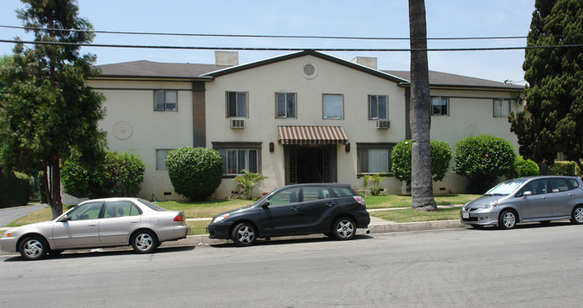 165 Holliston Ave in Pasadena, CA - Building Photo - Building Photo