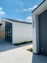 1400 Hibiscus Ave, Unit B in McAllen, TX - Building Photo - Building Photo