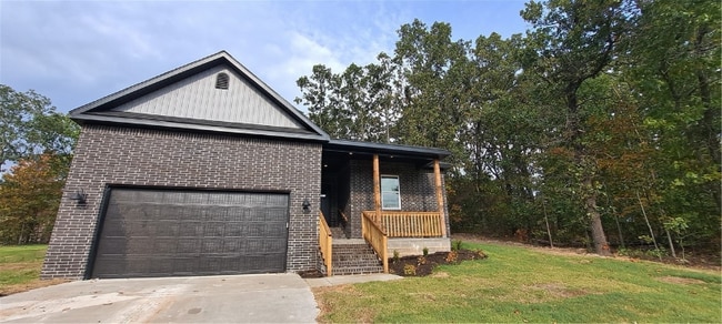 property at 5 Hawthorn Ln