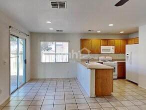 5919 Bristol Crest Ln in Las Vegas, NV - Building Photo - Building Photo