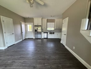 910 N Bush Ave in Denison, TX - Building Photo - Building Photo