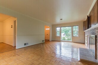 9702 Bellevue Dr in Bethesda, MD - Building Photo - Building Photo