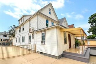 107-43 Inwood St in Queens, NY - Building Photo - Building Photo