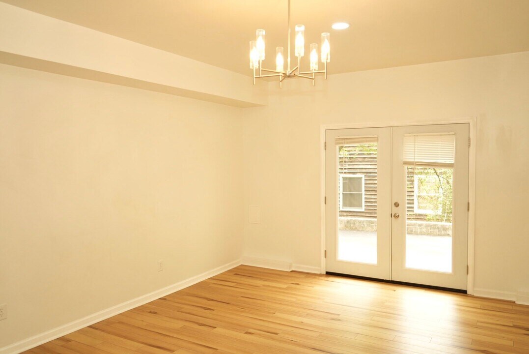 4 Rockbrook Dr in Charlottesville, VA - Building Photo