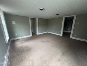 1519 New Scotland Rd in Slingerlands, NY - Building Photo - Building Photo
