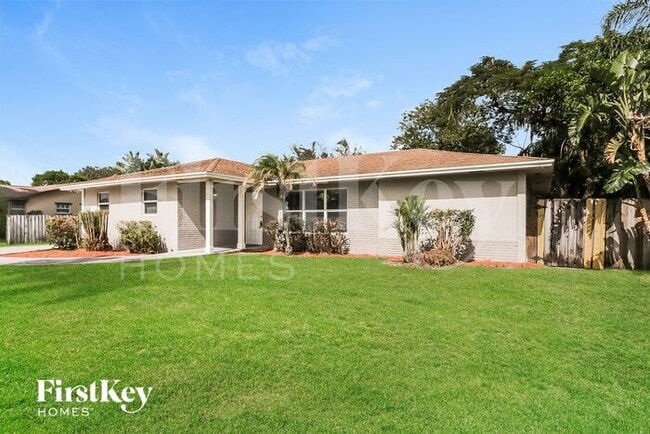 32 W Palm Ave in Greenacres, FL - Building Photo - Building Photo
