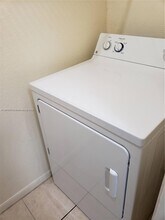 949 Riverside Dr in Coral Springs, FL - Building Photo - Building Photo