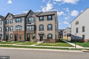 1008 ALUM Rd in Fredericksburg, VA - Building Photo